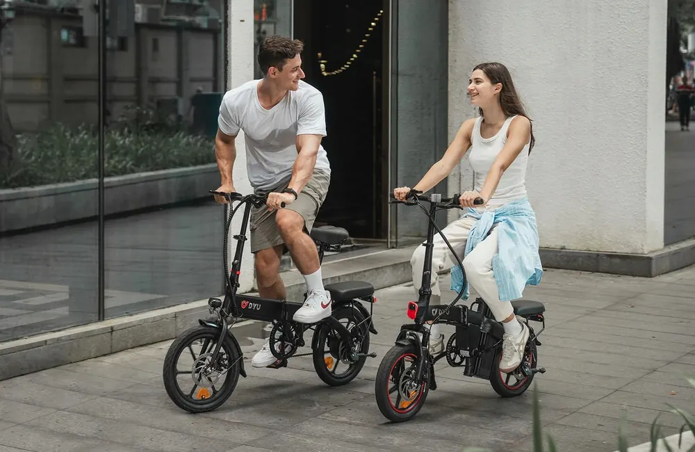 Bici elettrica DYU A5 14 pollici pieghevole urbana vista laterale