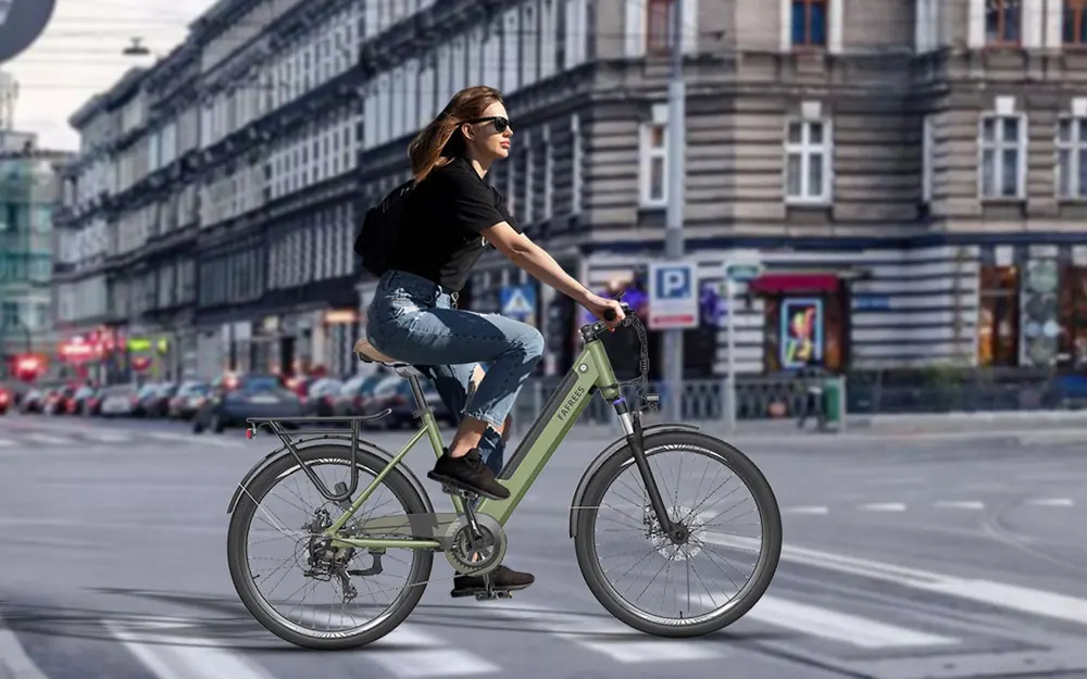 Fafrees F26 Pro bici elettrica verde con telaio in alluminio 18 pollici